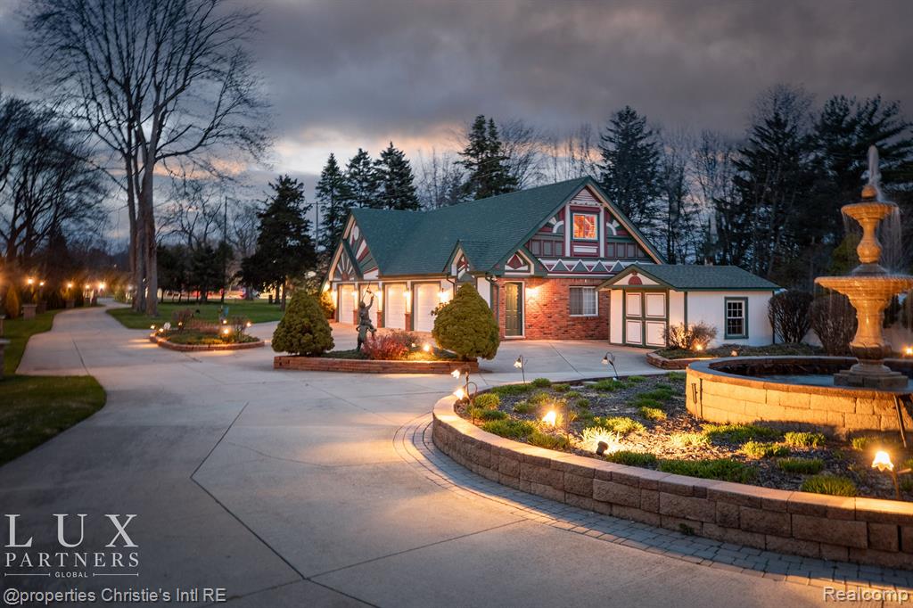 2703 Pointe Tremble Road Algonac, MI 48001 - Photo 14 of 48