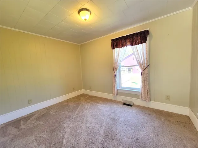 $259,900 | 406 West Broadway, Montour, NY 14865