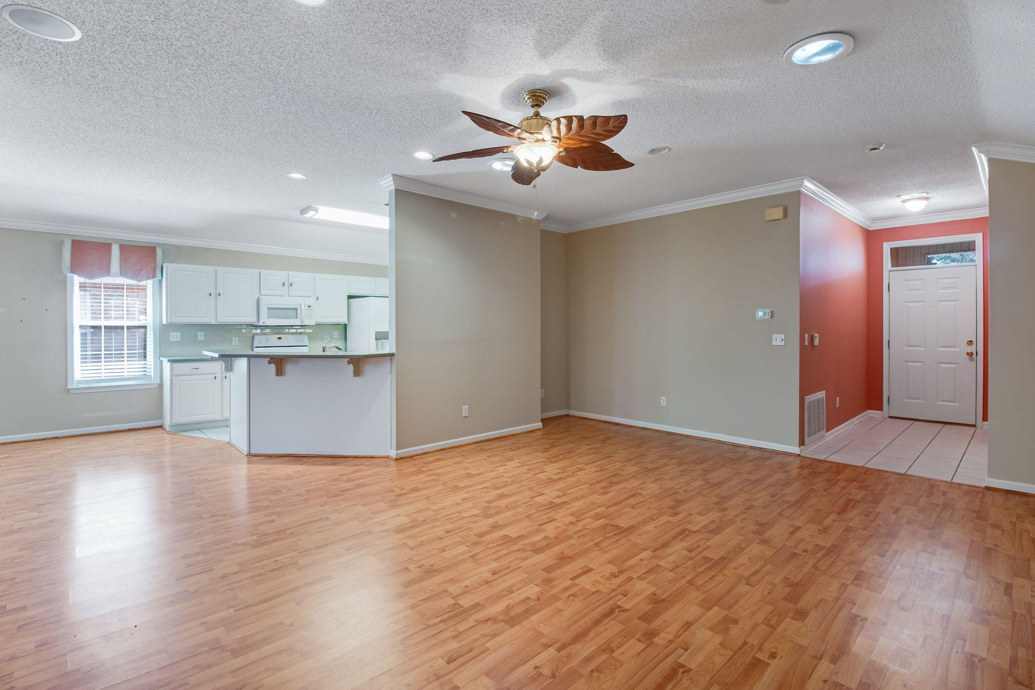 4383 Vardon Way Niceville, FL 32578 - Photo 4 of 15 7-web-or-mls-4383-vardon-way