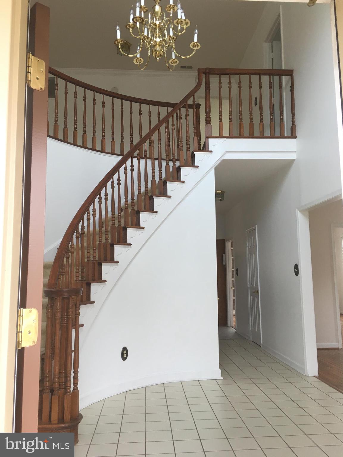 5430 Ashleigh Road Fairfax, VA 22030 - Photo 3 of 73 Open 2 story foyer