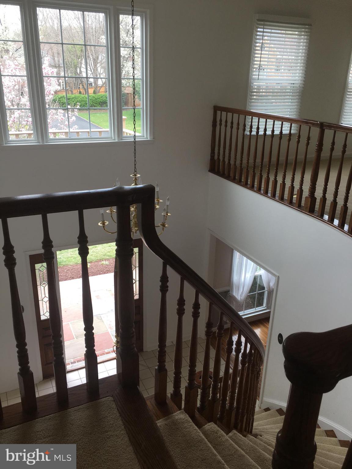 5430 Ashleigh Road Fairfax, VA 22030 - Photo 33 of 73 2 story foyer