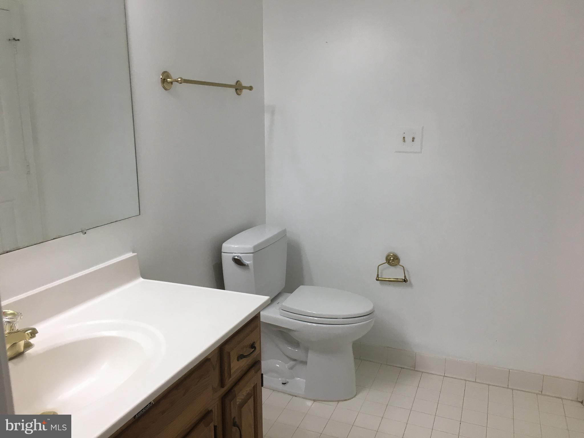 5430 Ashleigh Road Fairfax, VA 22030 - Photo 36 of 73 en suite bathroom for bedroom 2