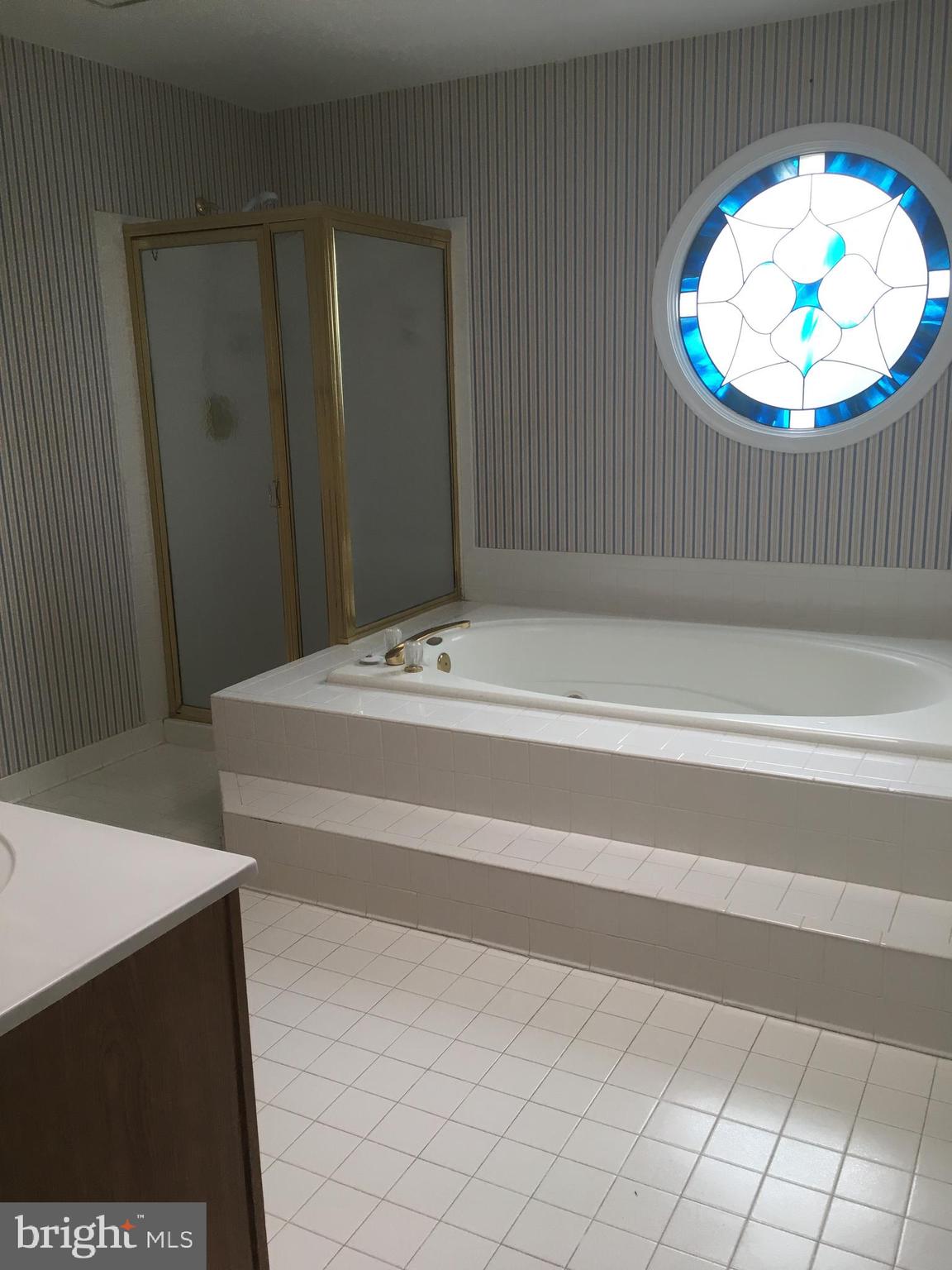 5430 Ashleigh Road Fairfax, VA 22030 - Photo 49 of 73 Master bathroom, shower with tub/whirppool