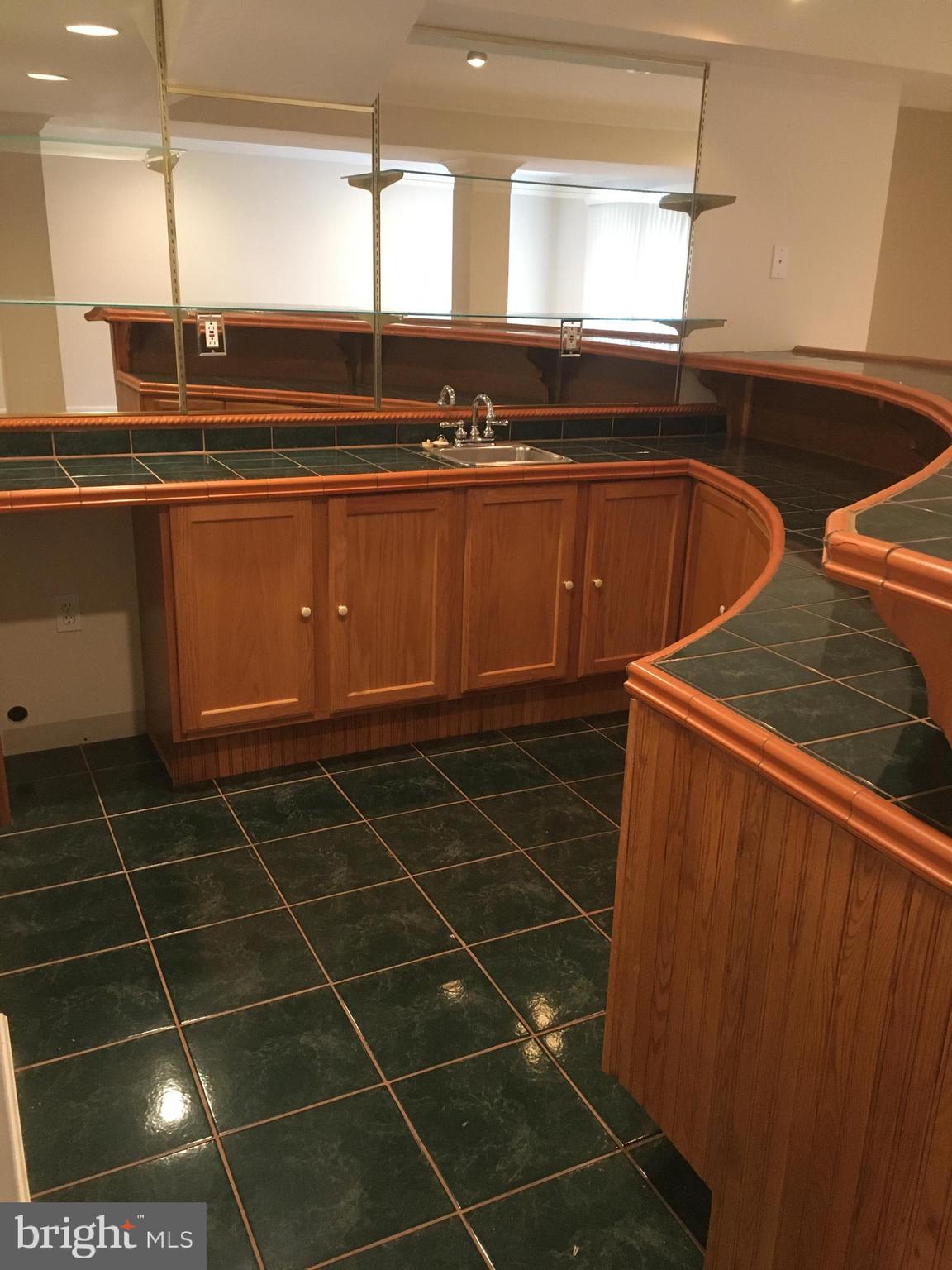 5430 Ashleigh Road Fairfax, VA 22030 - Photo 62 of 73 Complete wetbar