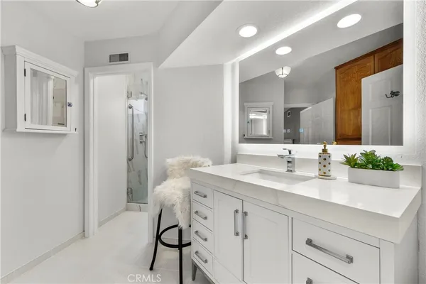 $1,599,999 | 6056 Lake Lindero Drive, Agoura Hills, CA 91301