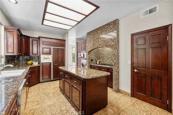 $1,599,999 | 6056 Lake Lindero Drive, Agoura Hills, CA 91301