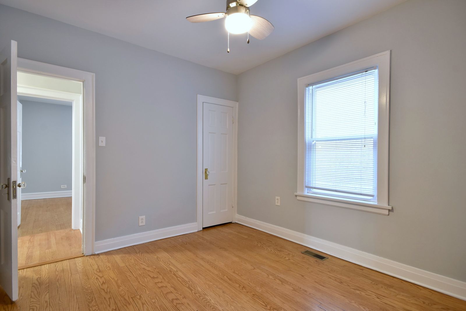 3410 North Rutherford Avenue Chicago, IL 60634 - Photo 13 of 50