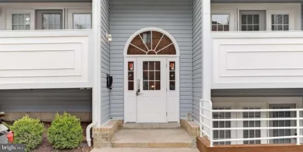 $2,450 | 6425 Richmond Highway, Unit 301, Alexandria, VA 22306