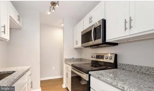 $2,450 | 6425 Richmond Highway, Unit 301, Alexandria, VA 22306