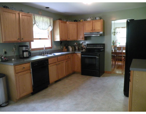 53 Wilbraham Road Hampden, MA 01036 - Photo 3 of 12 Gallery Image 3