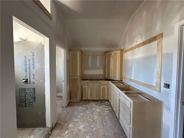 $599,999 | 7040 Yulich Court, Parkville, MO 64152