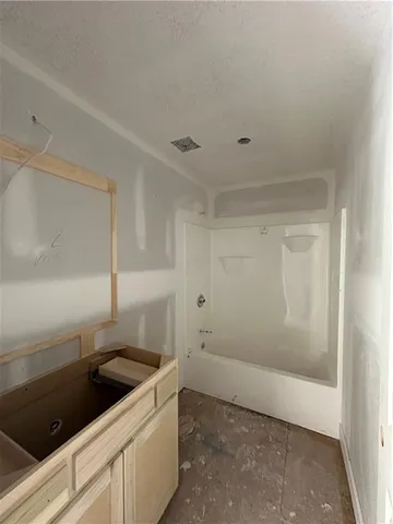 $599,999 | 7040 Yulich Court, Parkville, MO 64152