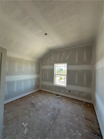 $599,999 | 7040 Yulich Court, Parkville, MO 64152