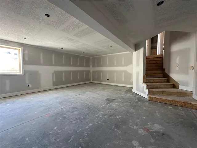 $599,999 | 7040 Yulich Court, Parkville, MO 64152