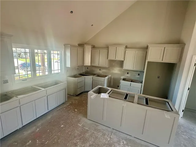 $599,999 | 7040 Yulich Court, Parkville, MO 64152