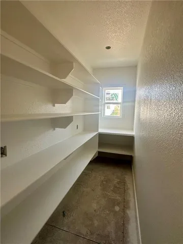 $599,999 | 7040 Yulich Court, Parkville, MO 64152