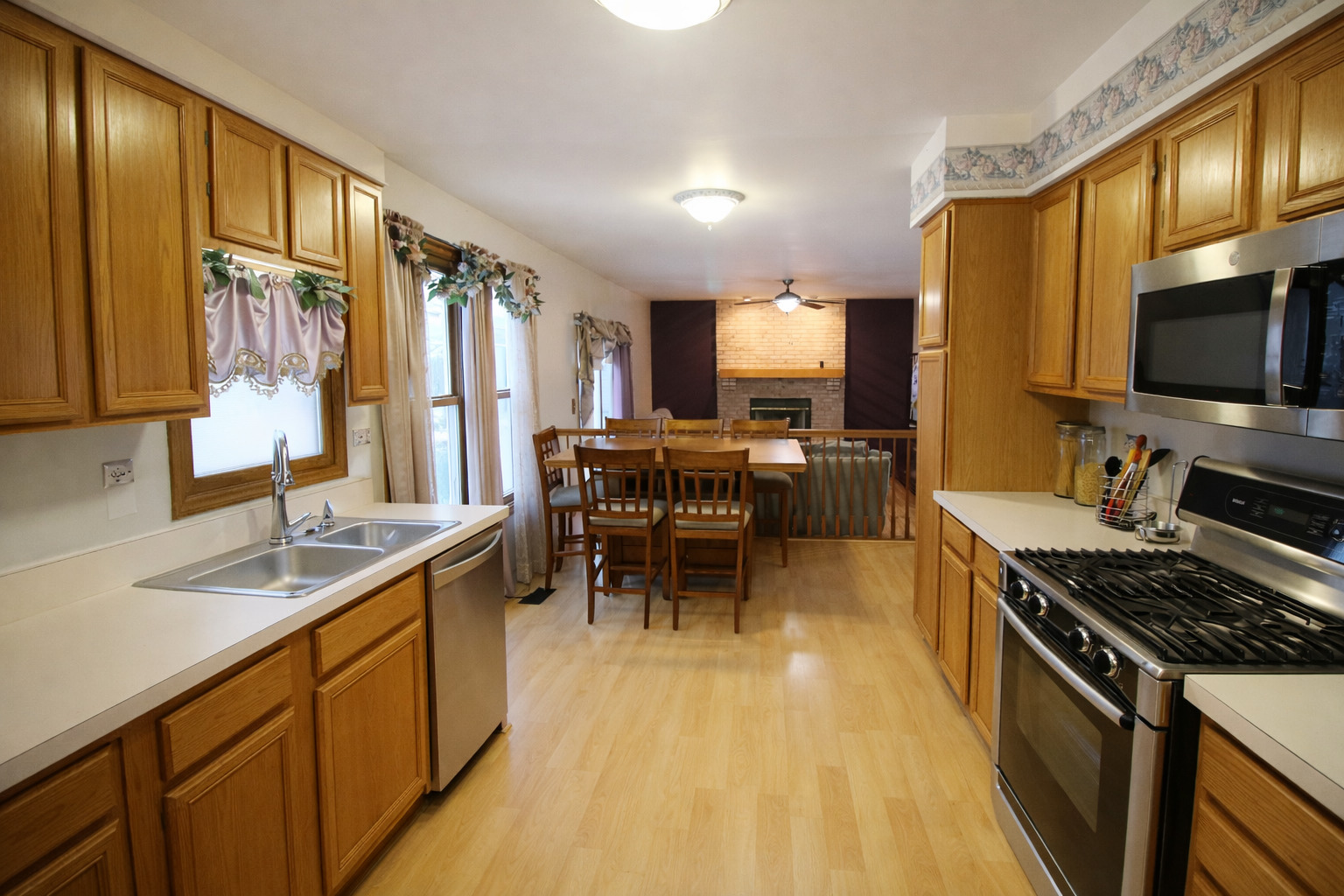 1202 Boston Avenue Joliet, IL 60435 - Photo 11 of 46