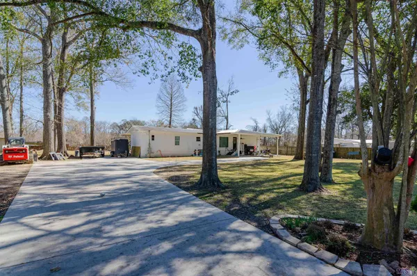 $200,000 | 15230 Silver Oak Drive, Prairieville, LA 70769