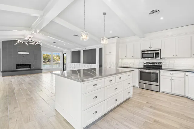 $1,700,000 | 147 South Shore Drive, Amarillo, TX 79118