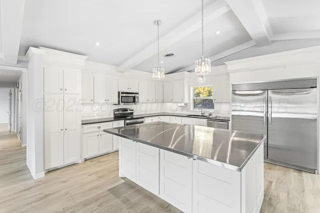 $1,700,000 | 147 South Shore Drive, Amarillo, TX 79118