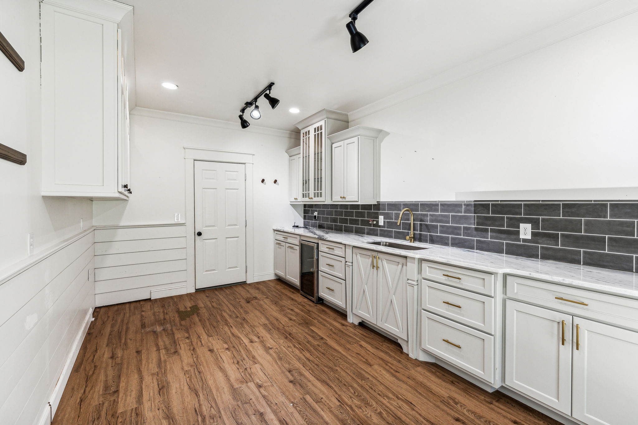 915 Woosley Road Tullahoma, TN 37388 - Photo 32 of 70 Another angle of this great space not included in the house sq. ft.
