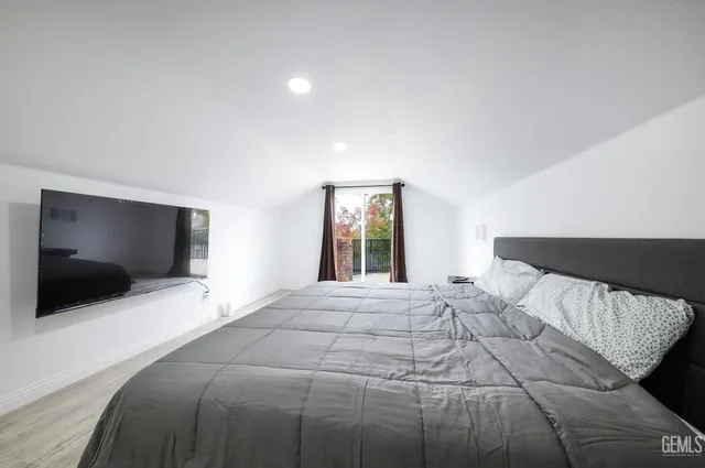 $695,900 | Undisclosed Address, Bakersfield, CA 93305