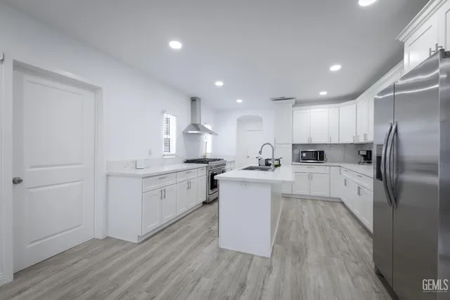 $695,900 | Undisclosed Address, Bakersfield, CA 93305