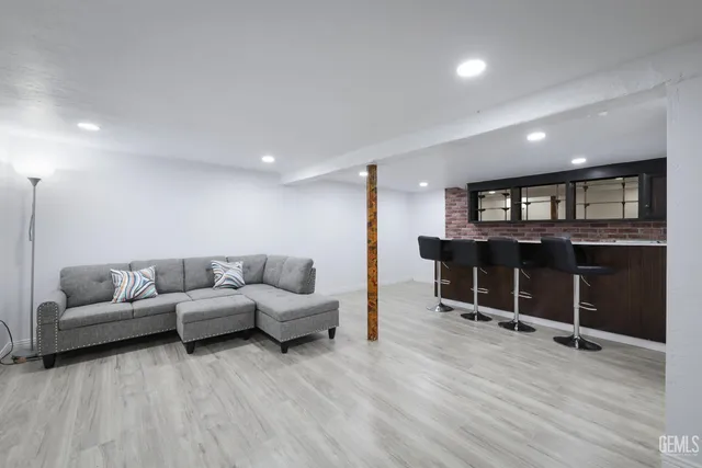 $695,900 | Undisclosed Address, Bakersfield, CA 93305