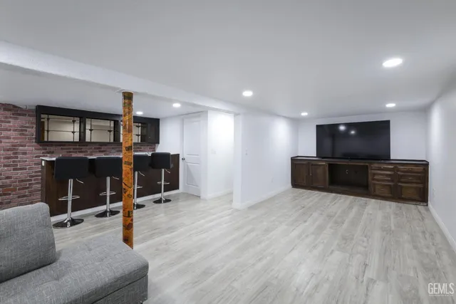 $695,900 | Undisclosed Address, Bakersfield, CA 93305