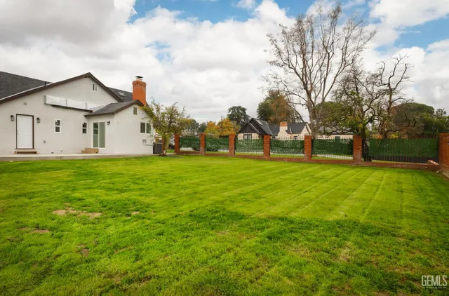 $695,900 | Undisclosed Address, Bakersfield, CA 93305