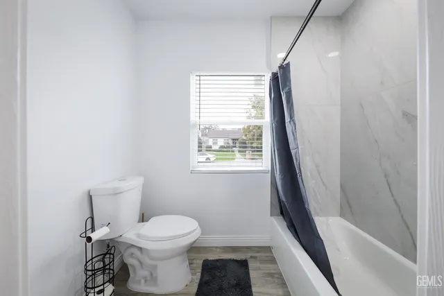 $695,900 | Undisclosed Address, Bakersfield, CA 93305