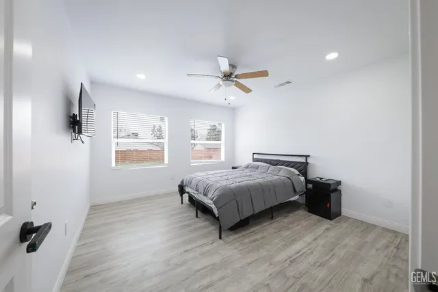 $695,900 | Undisclosed Address, Bakersfield, CA 93305