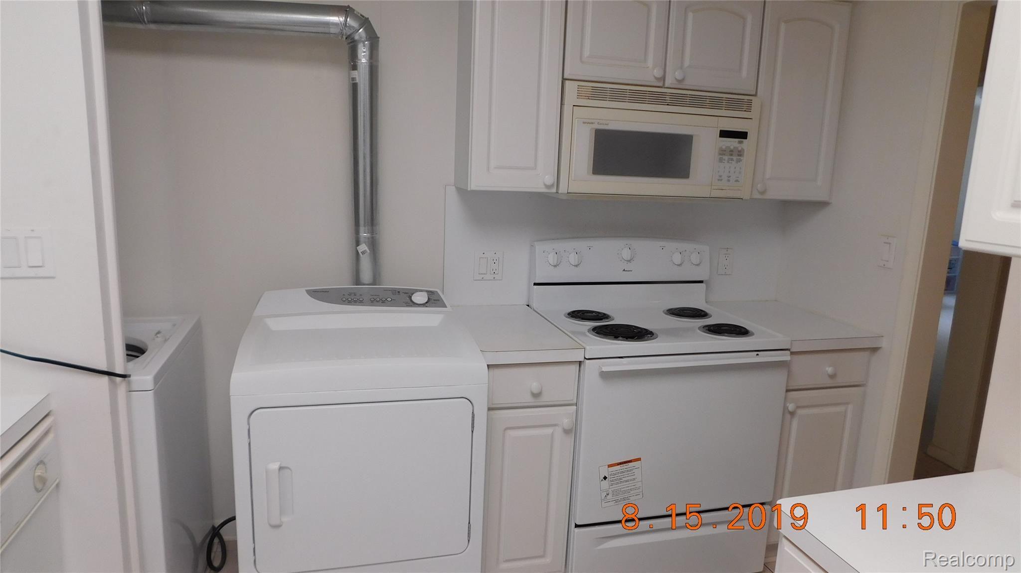 4041 West Maple Road Bloomfield Hills, MI 48301 - Photo 25 of 43 DSCN4598.JPG