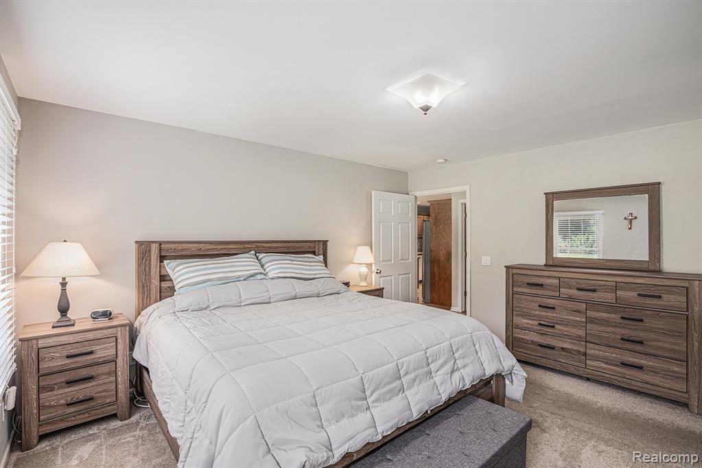 3074 Woodcrest Road Rochester Hills, MI 48309 - Photo 15 of 39
