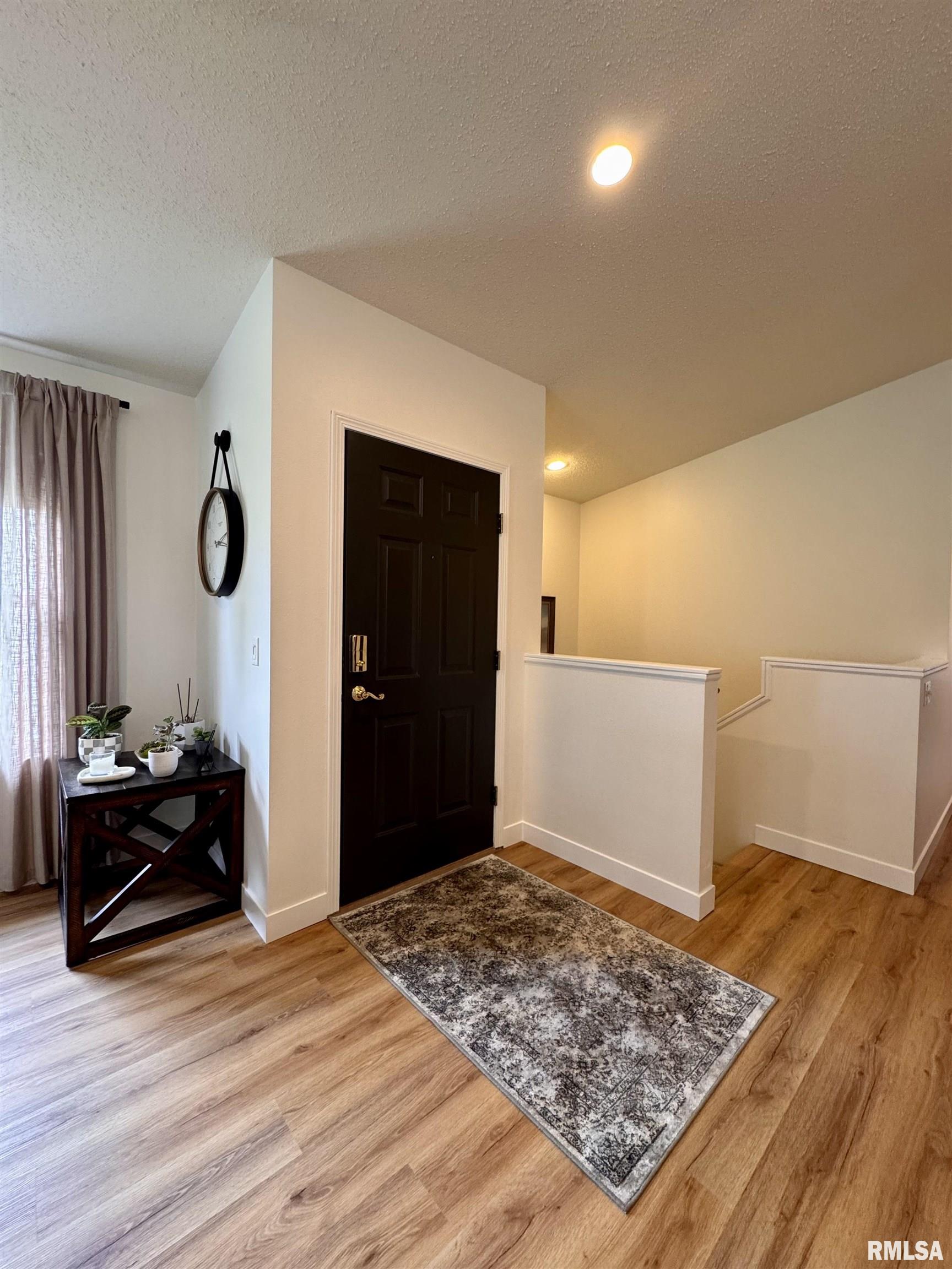 1123 Hawthorn Ridge Macomb, IL 61455 - Photo 2 of 34