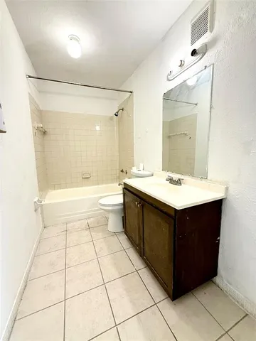 $2,000 | 2625 Northwest 60th Way, Sunrise, FL 33313