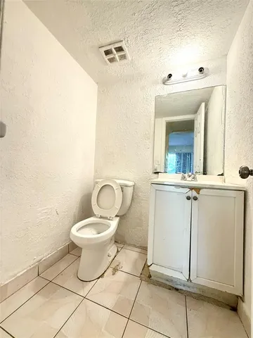 $2,000 | 2625 Northwest 60th Way, Sunrise, FL 33313