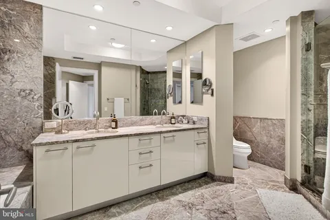 $1,750,000 | 1881 North Nash Street, Unit 511, Arlington, VA 22209