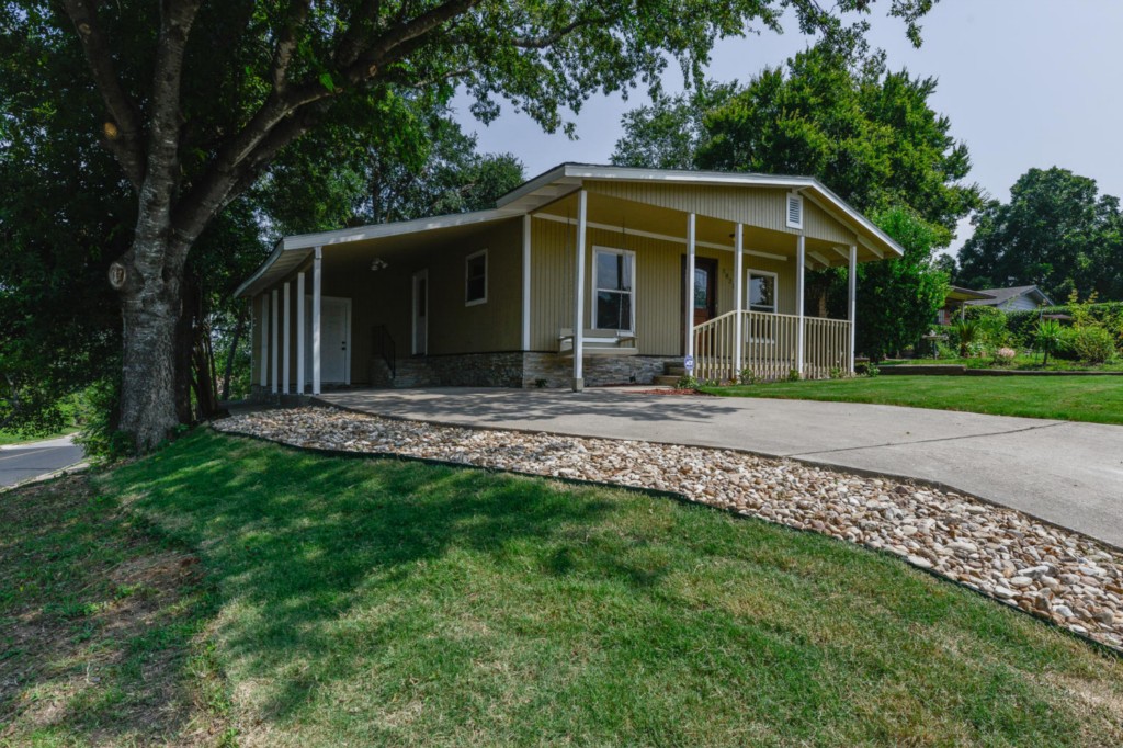 1821 Rhodes Road Austin, TX 78721 - Photo 1 of 1
