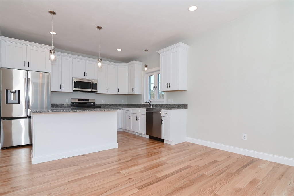 76 Pouts Lane, Unit 76 Uxbridge, MA 01569 - Photo 3 of 34