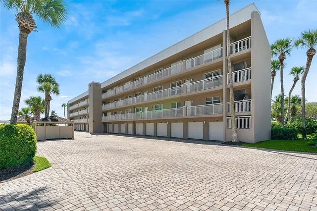 $405,000 | 1536 Ocean Drive, Unit 201B, Vero Beach, FL 32963