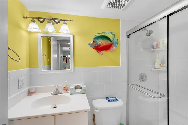 $405,000 | 1536 Ocean Drive, Unit 201B, Vero Beach, FL 32963