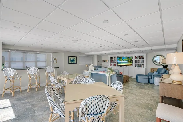 $405,000 | 1536 Ocean Drive, Unit 201B, Vero Beach, FL 32963