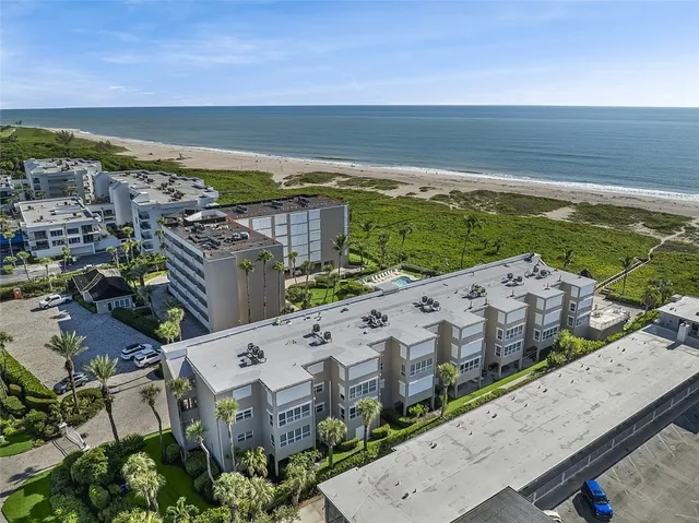 $405,000 | 1536 Ocean Drive, Unit 201B, Vero Beach, FL 32963