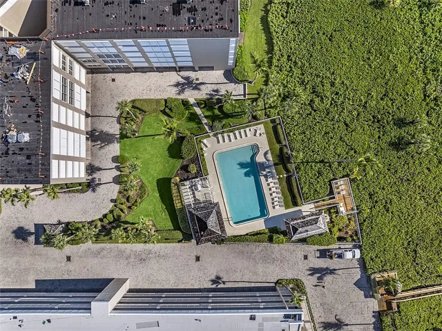 $405,000 | 1536 Ocean Drive, Unit 201B, Vero Beach, FL 32963