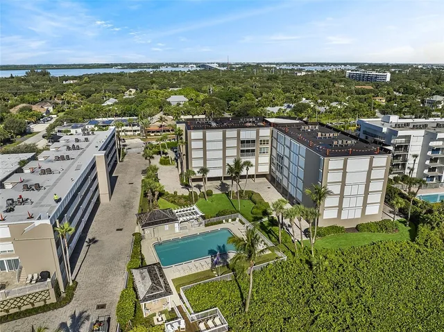 $405,000 | 1536 Ocean Drive, Unit 201B, Vero Beach, FL 32963