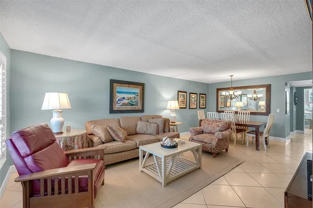 $405,000 | 1536 Ocean Drive, Unit 201B, Vero Beach, FL 32963