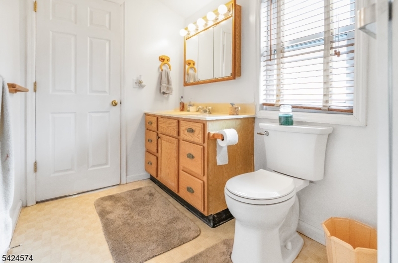 23 Old Woodland Trail Oak Ridge, NJ 07438 - Photo 12 of 21