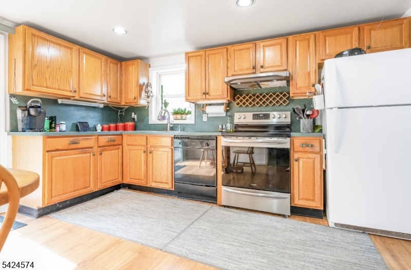 23 Old Woodland Trail Oak Ridge, NJ 07438 - Photo 17 of 21