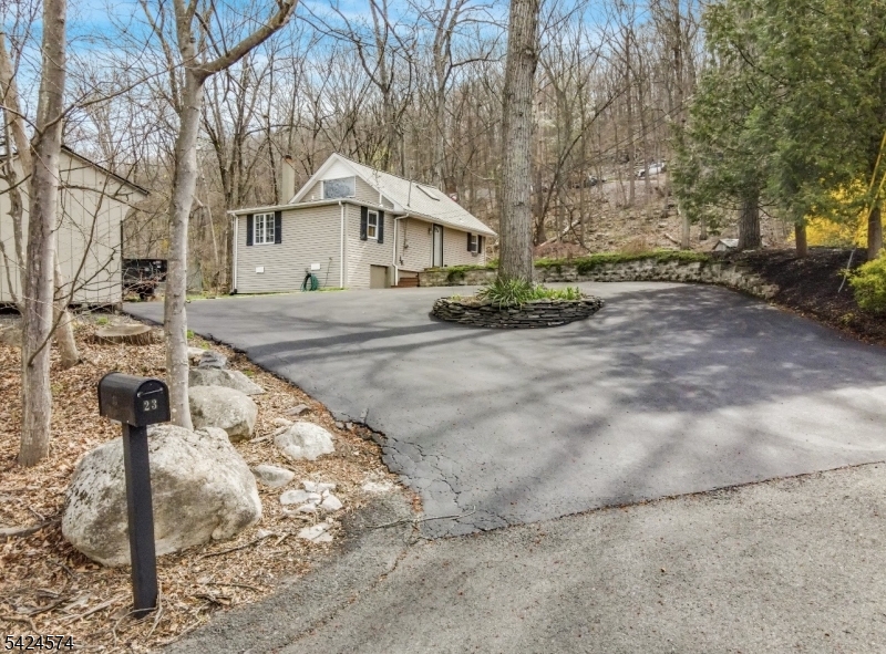 23 Old Woodland Trail Oak Ridge, NJ 07438 - Photo 2 of 21